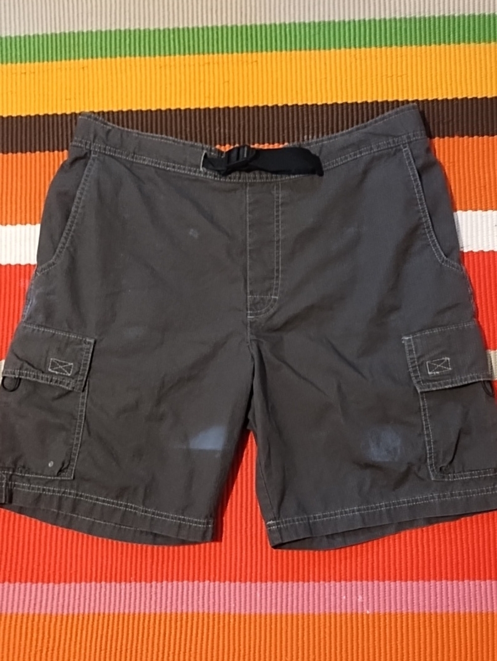 Source Unknown Men's Charcoal Green/Gray Cargo Shorts with Belt Size Large VGC.